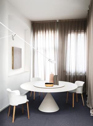 Tisch Clay von Desalto