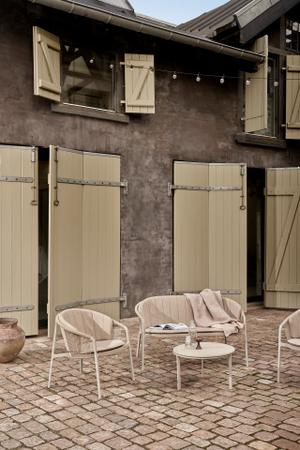 Vipp 712 Sessel und Vipp 721 Bank Lagrasse Outdoor Kollektion