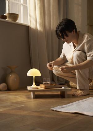 Akkuleuchte Panthella Portable 160 V3 von Louis Poulsen