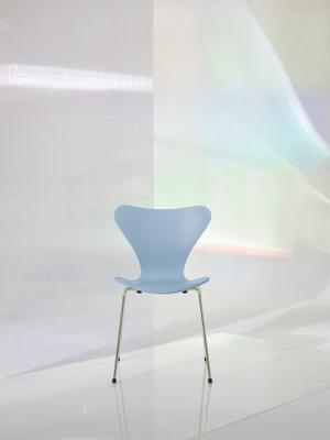 Fritz Hansen Serie 7 Stuhl in 7:14 AM Colour Edition