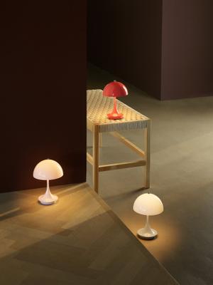 Akkuleuchte Panthella Portable 160 V3 von Louis Poulsen