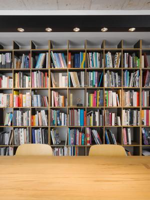 DEU, Stuttgart, Agentur Bruce B., Buero, Architekt: ippolito fleitz group, Fertigstellung 2009, Digital 75 MB 8 Bit - ©Zooey Braun; Veroeffentlichung nur gegen Honorar, Urhebervermerk und Beleg / permission required for reproduction, mention of copyright, complimentary copy, FUER WERBENUTZUNG RUECKSPRACHE ERFORDERLICH!/ PERMISSION REQUIRED FOR ADVERTISING!